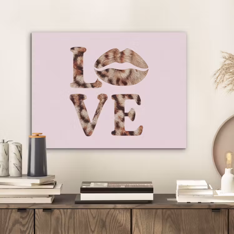 Tekst - Love - Pantervacht - Lichtroze PET vilt klein -sfeer1