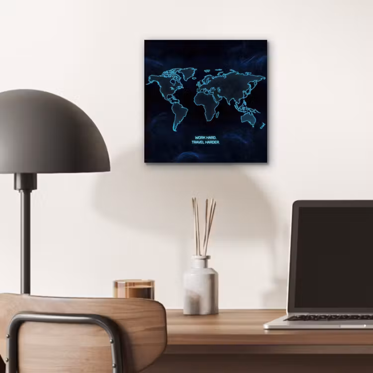 Digitaal - Wereldkaart - Blauw - Quote aluminium wit klein -sfeer5