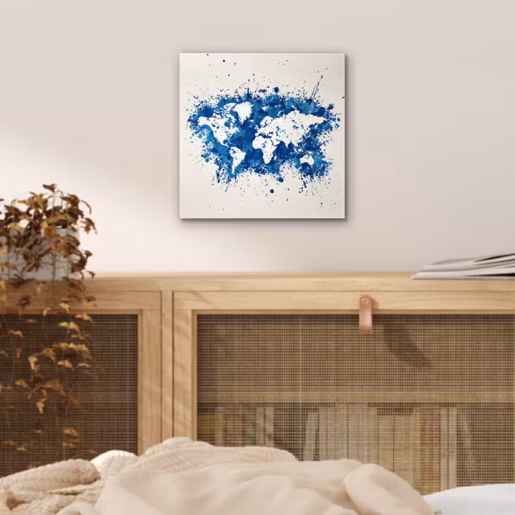 Verfspatten - Blauw - Wereldkaart aluminium wit klein -sfeer3