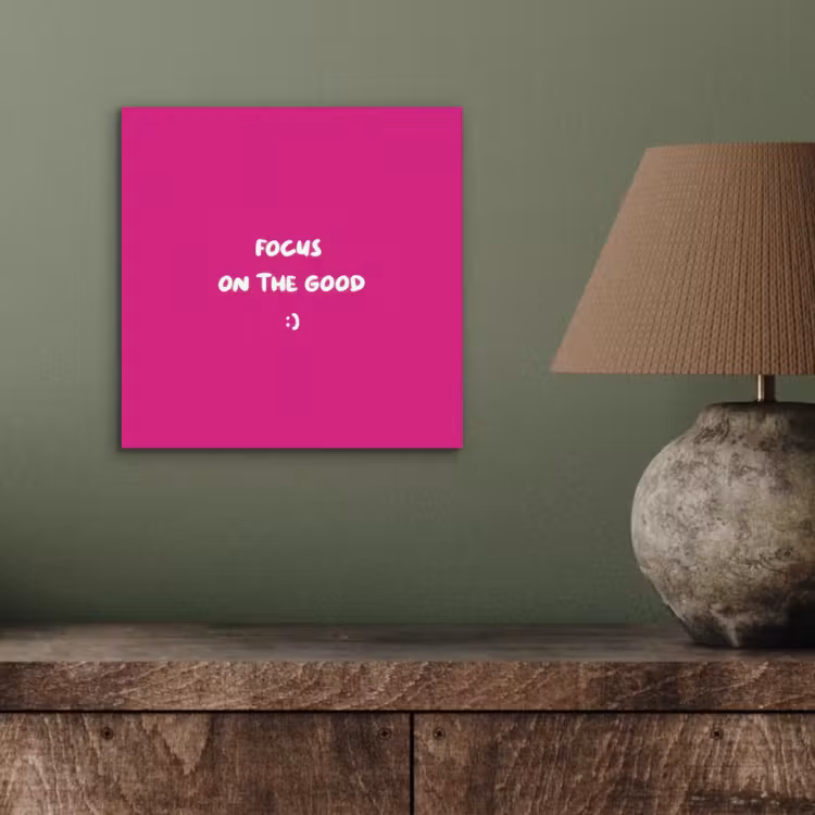 Focus - Smiley - Roze aluminium wit klein -sfeer2