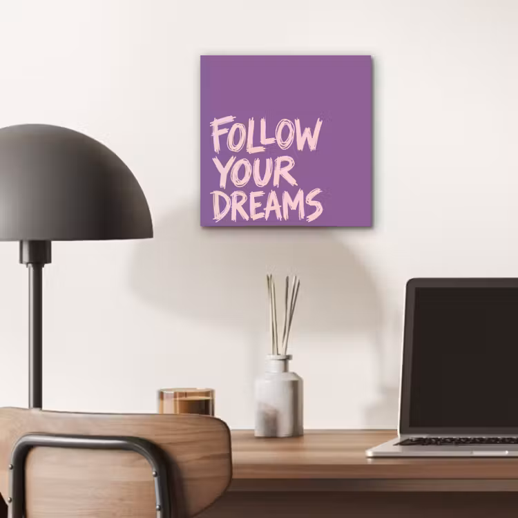 Follow your dreams - Paars - Penseeltextuur aluminium wit klein -sfeer5