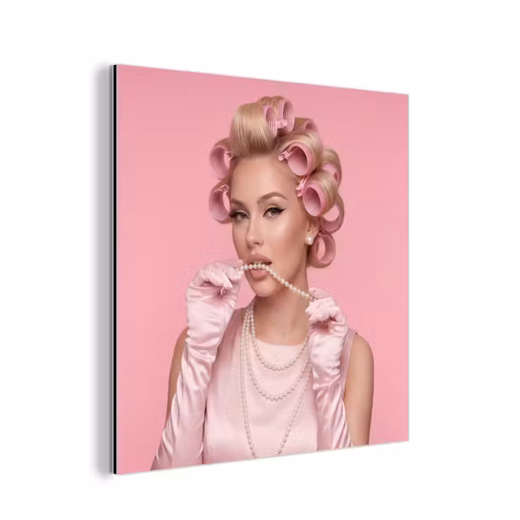 Vrouw - Roze - Parelketting - Krulspelden aluminium wit klein -3d