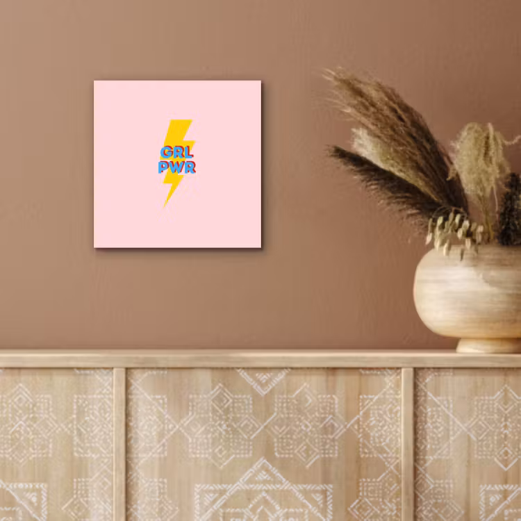 Grl pwr - Bliksem - Roze aluminium wit klein -sfeer4