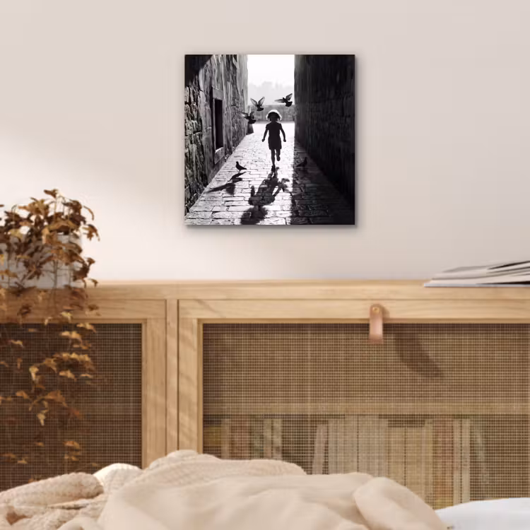 Kind - Vogel - Straat - Zwart-wit - Spelen aluminium wit klein -sfeer3