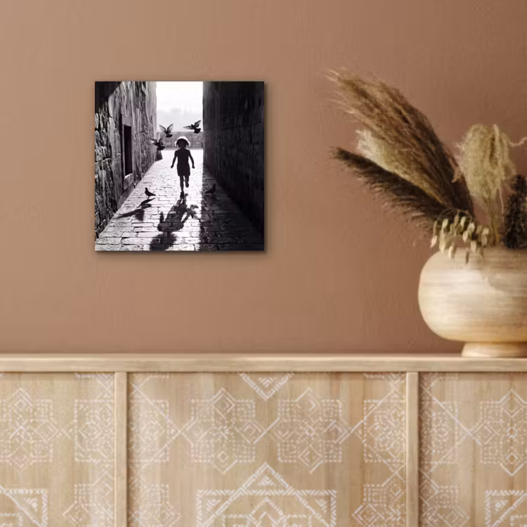 Kind - Vogel - Straat - Zwart-wit - Spelen aluminium wit klein -sfeer4