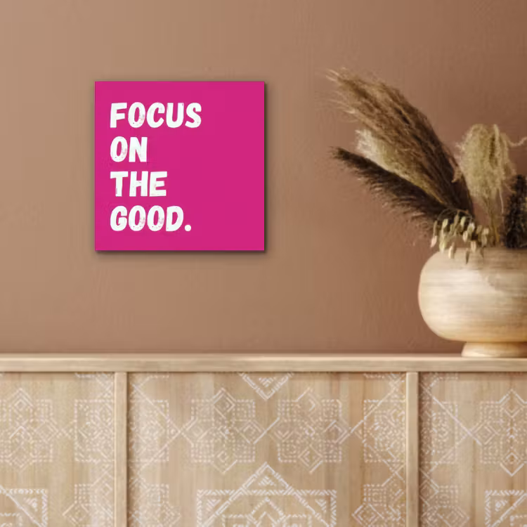 Focus on the good - Roze - Simple aluminium wit klein -sfeer4