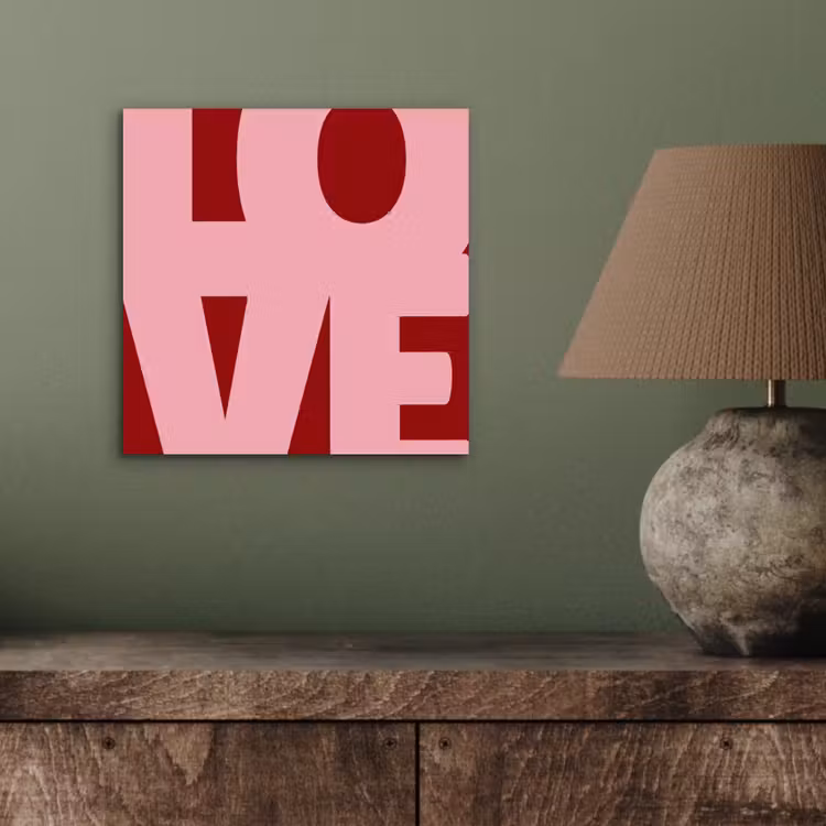 Love - Rood - Blokletters aluminium wit klein -sfeer2
