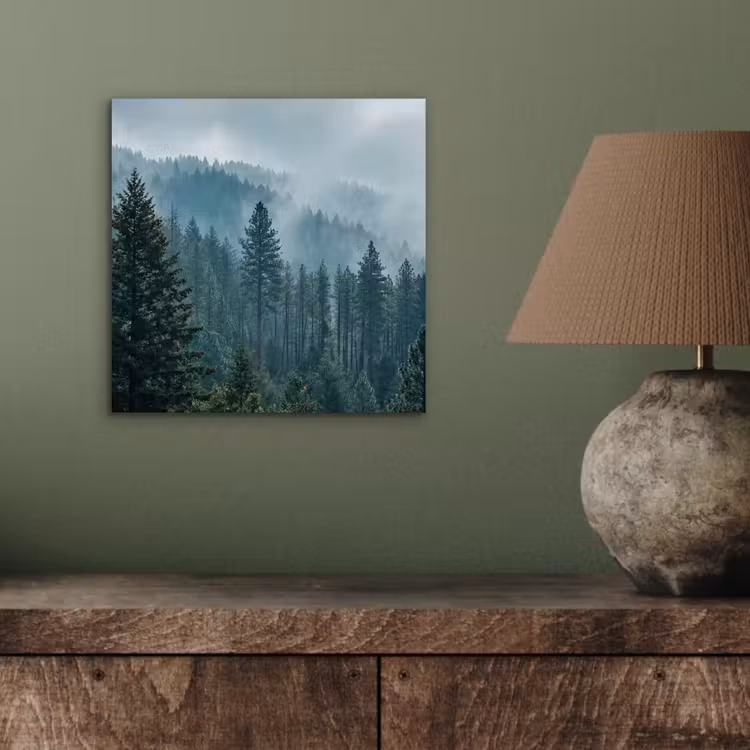 Naaldwoud - Bergen - Mist aluminium wit klein -sfeer2