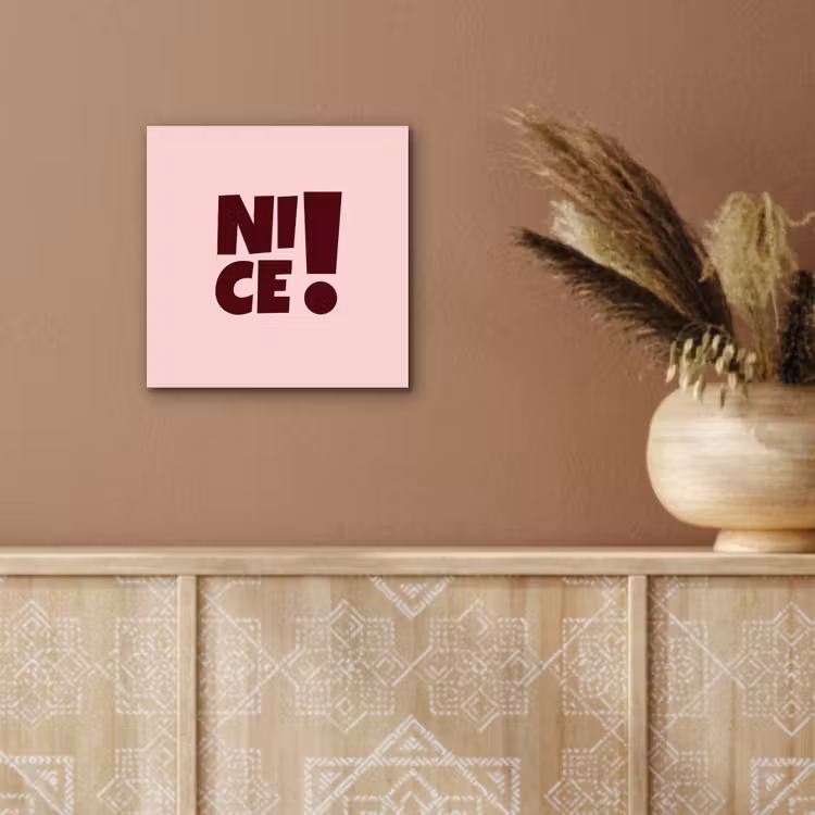 Nice - Uitroepteken - Roze aluminium wit klein -sfeer4