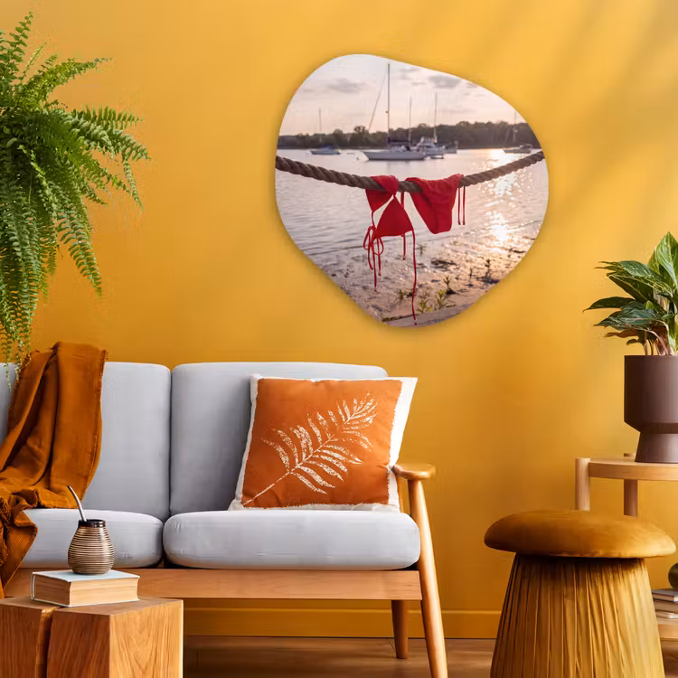 Badkleding - Rood - Zomer - Water - Zonsondergang Wandcirkel Organisch Aluminium middel -sfeer4