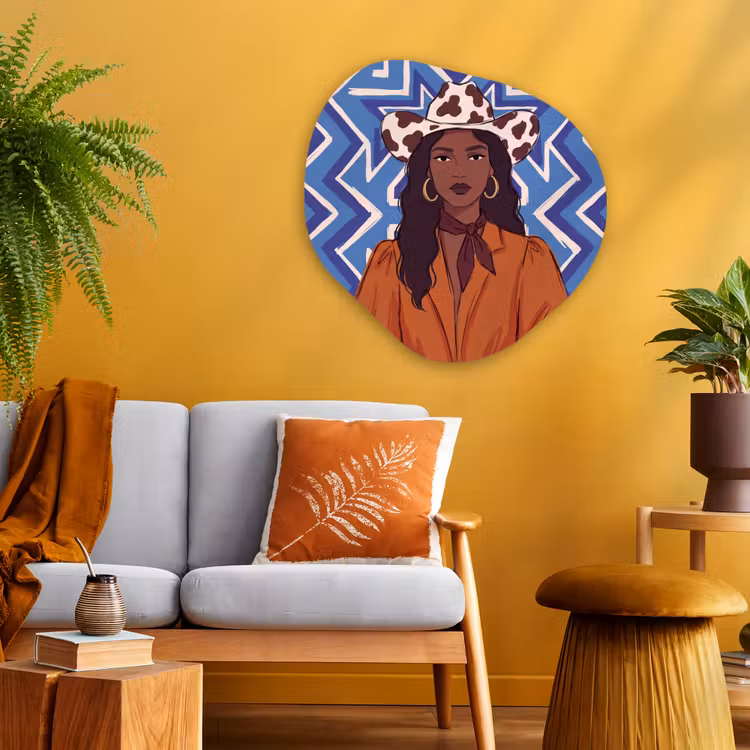 Vrouw - Cowboyhoed - Portret - Modern - Blauw Wandcirkel Organisch Aluminium middel -sfeer4