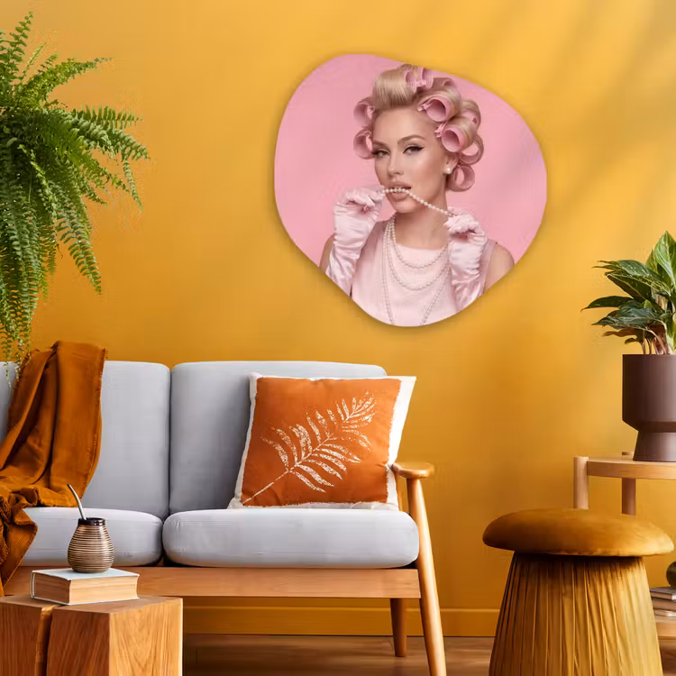 Vrouw - Roze - Parelketting - Krulspelden Wandcirkel Organisch Aluminium middel -sfeer4