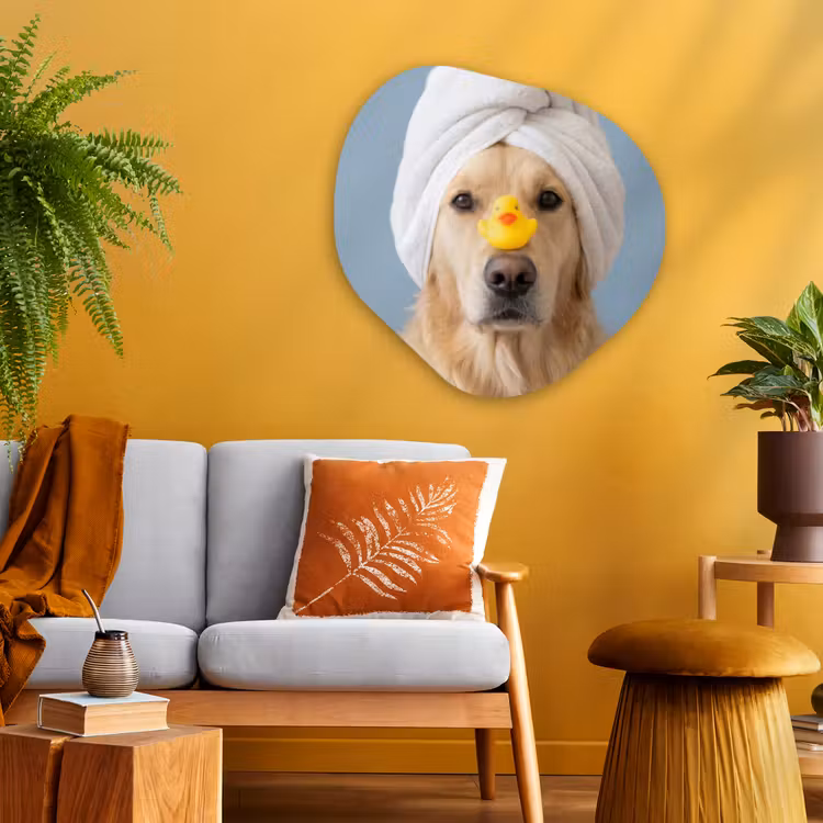 Hond - Badeend - Geel Wandcirkel Organisch Aluminium middel -sfeer4