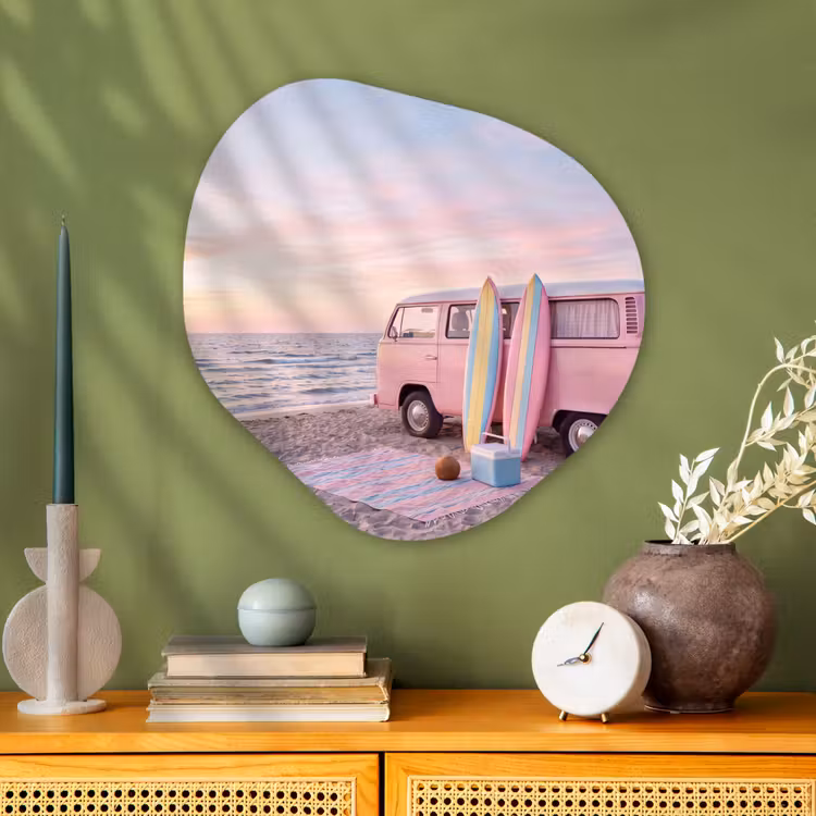 Busje - Strand - Surfplank - Zomer - Roze Wandcirkel Organisch Aluminium middel -sfeer2