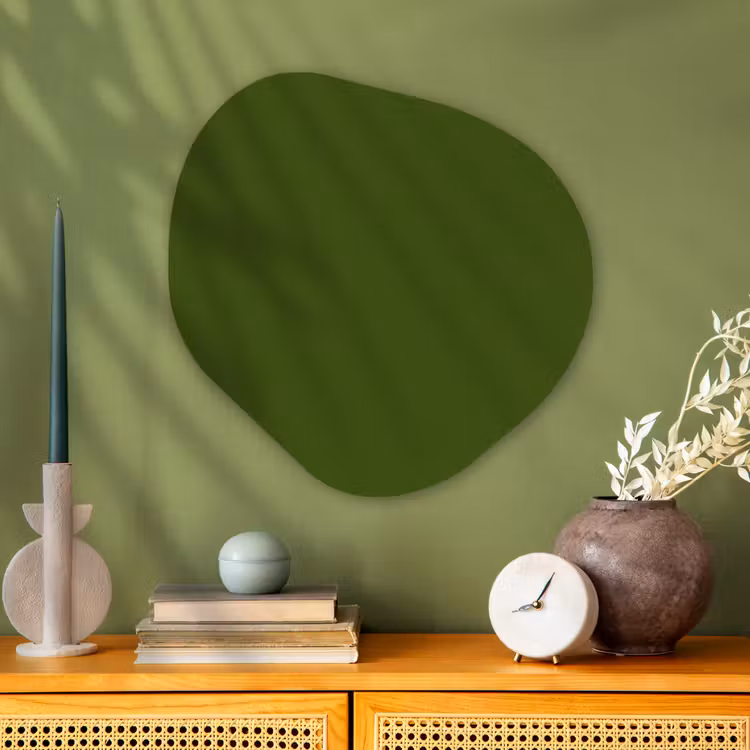 Olive - Drab - Groen Wandcirkel Organisch Aluminium middel 851 -sfeer2