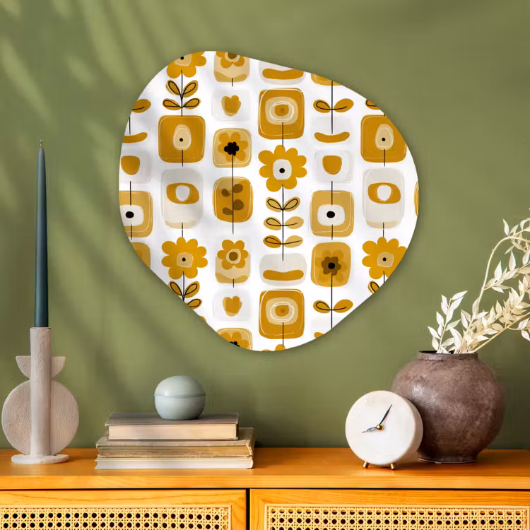 Retro - Abstract - Bloemen - Okergeel Wandcirkel Organisch Aluminium middel 851 -sfeer2