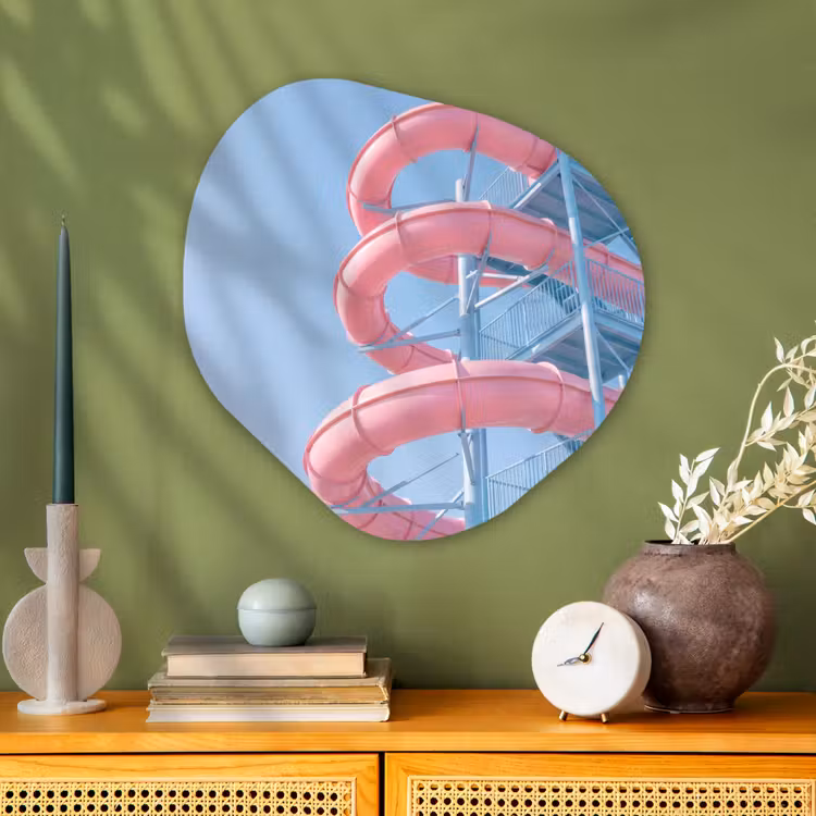 Glijbaan - Waterpark - Spiraal - Modern - Roze Wandcirkel Organisch Aluminium middel -sfeer2