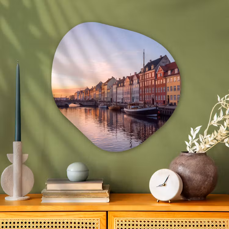Stad - Gracht - Zonsondergang - Klassiek - Kleurrijk Wandcirkel Organisch Aluminium middel -sfeer2
