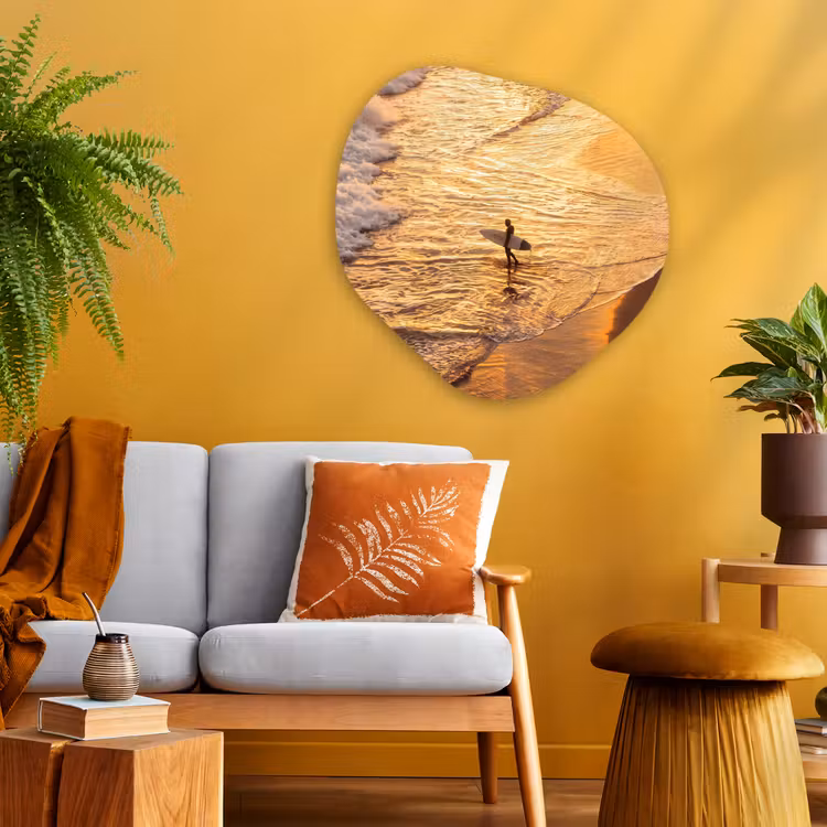 Surfer - Strand - Zonsondergang - Oceaan - Goud Wandcirkel Organisch Aluminium middel -sfeer4