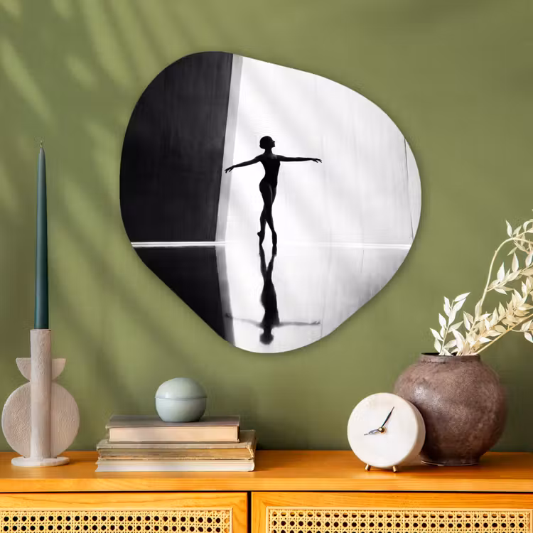 Danser - Silhouette - Kunst - Modern - Zwart-wit Wandcirkel Organisch Aluminium middel -sfeer2