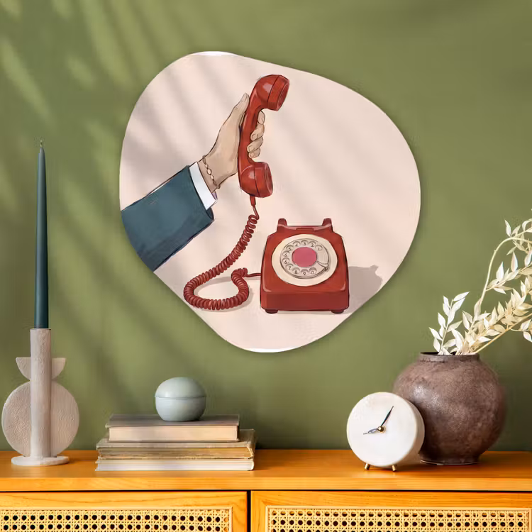 Telefoon - Hand - Vintage - Communicatie - Rood Wandcirkel Organisch Aluminium middel -sfeer2