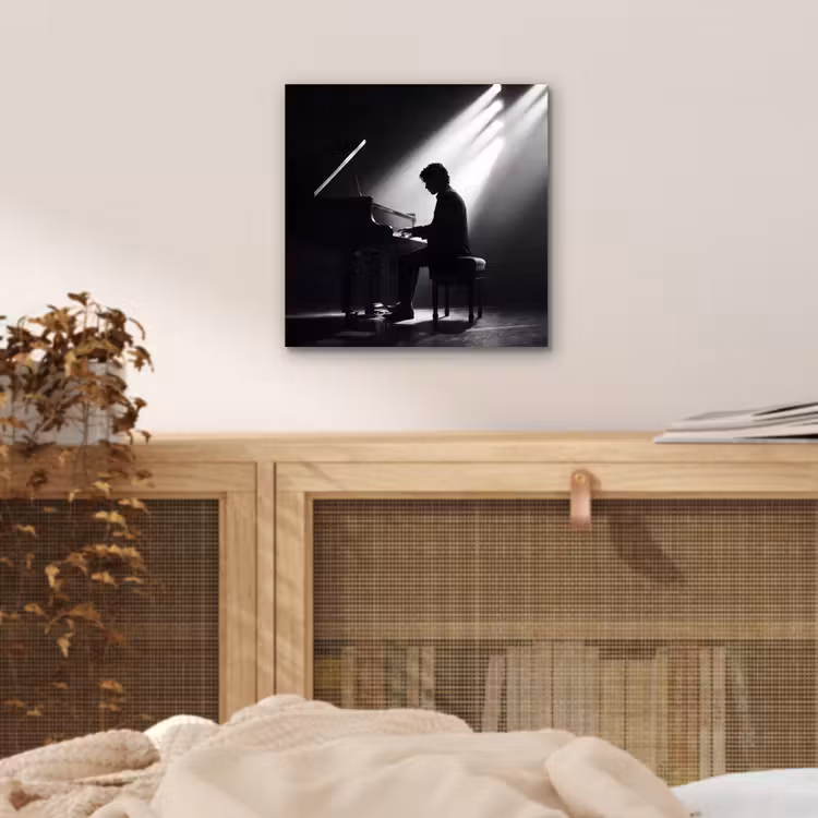 Persoon - Piano - Muziek - Zwart-wit - Podium aluminium wit klein -sfeer3
