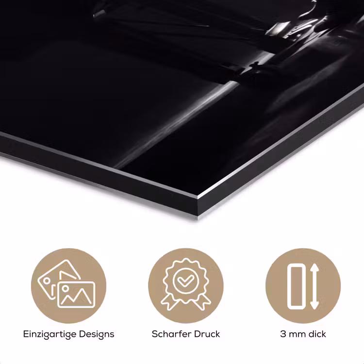 Persoon - Piano - Muziek - Zwart-wit - Podium aluminium wit klein -closeup_DE