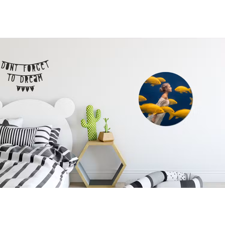 Vrouw - Vis - Water - Natuur - Geel Wandcirkel aluminium klein -kinderkamer
