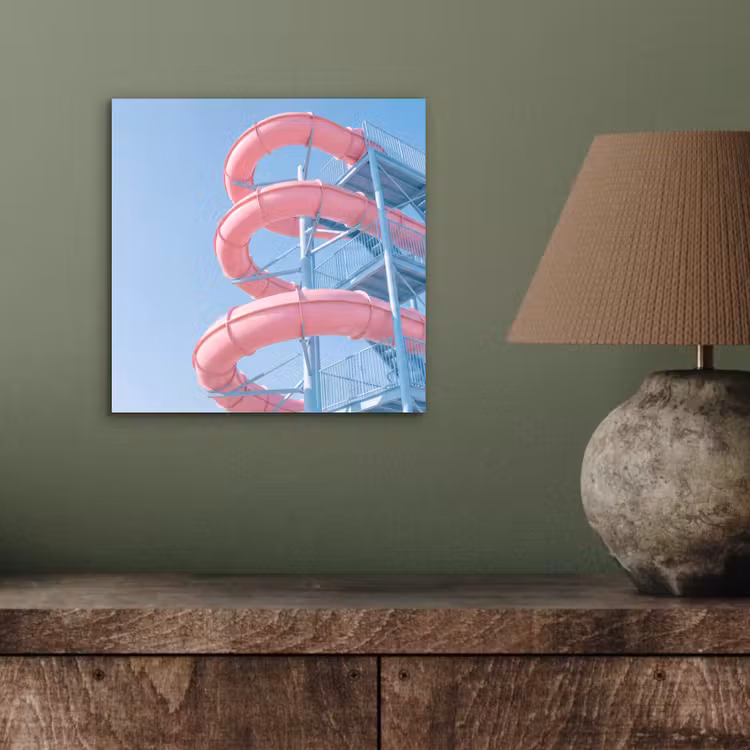 Glijbaan - Waterpark - Spiraal - Modern - Roze aluminium wit klein -sfeer2