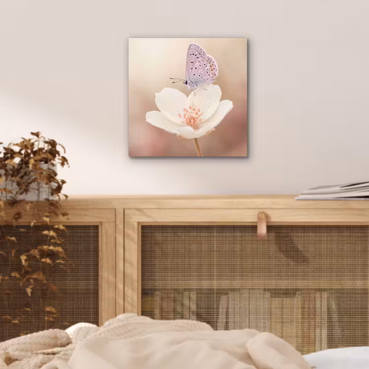 Vlinder - Bloem - Blauw aluminium wit klein -sfeer3