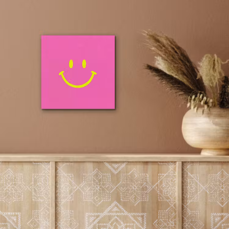 Smiley - Vrolijk - Roze aluminium wit klein -sfeer4