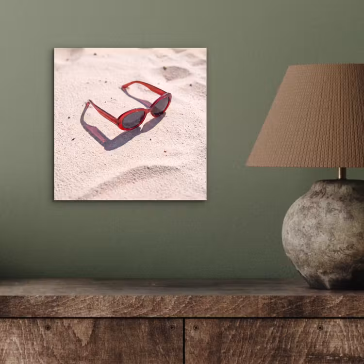 Zonnebril - Strand - Vakantie - Rood aluminium wit klein -sfeer2