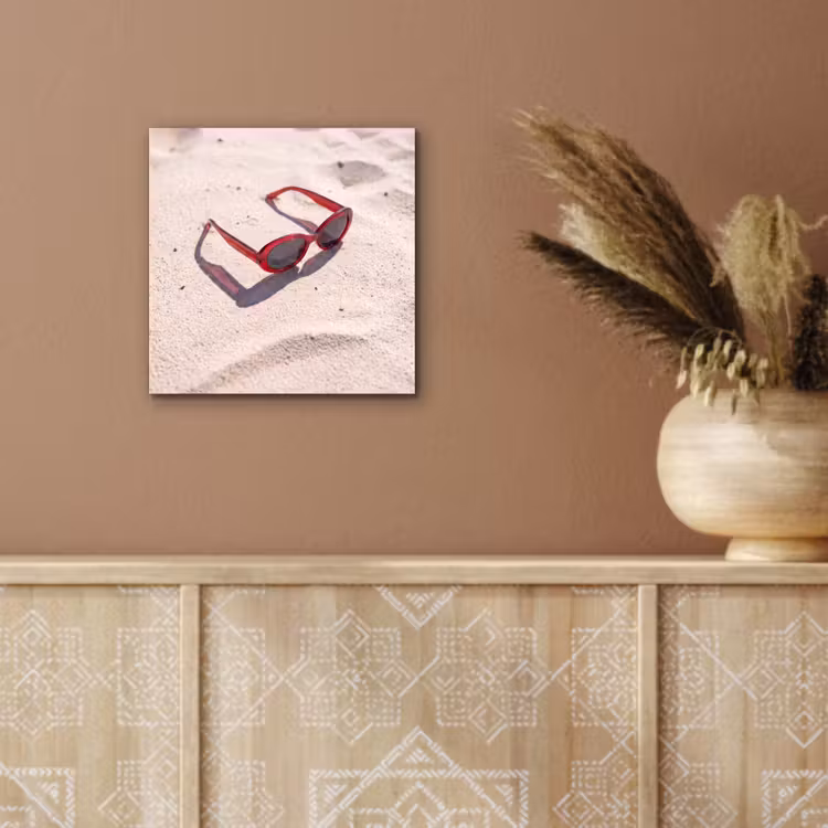 Zonnebril - Strand - Vakantie - Rood aluminium wit klein -sfeer4