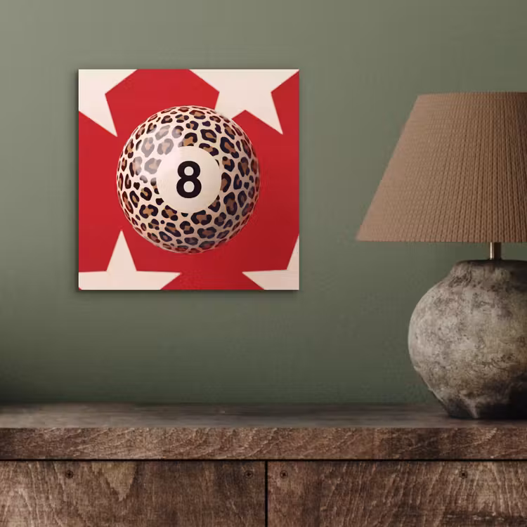 Spel - Dierenprint - Nummer 8 - Modern - Rood aluminium wit klein -sfeer2