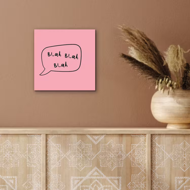 Tekstwolkje - BLAH BLAH BLAH - Roze aluminium wit klein -sfeer4