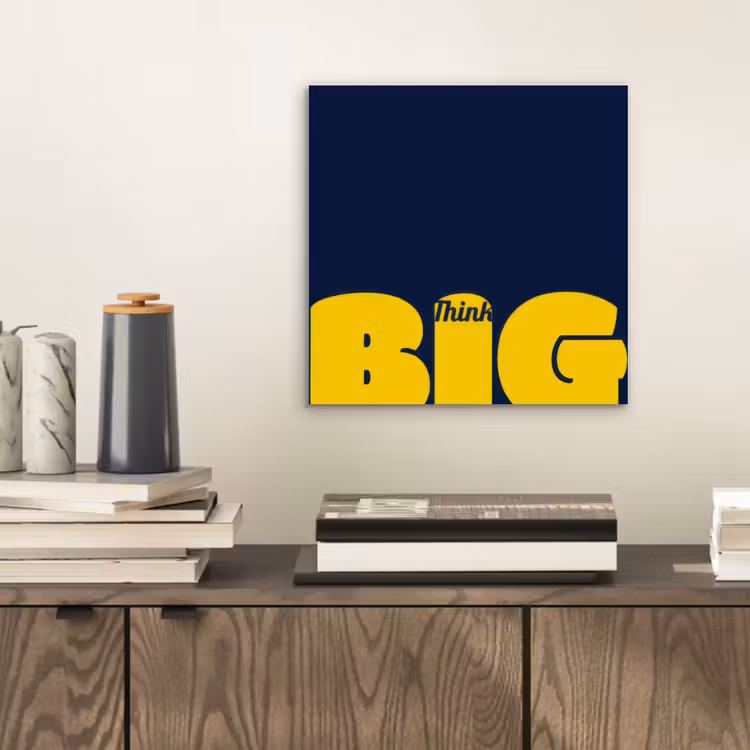 Think big - Blauw - Geel aluminium wit klein -sfeer1