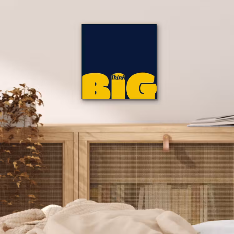 Think big - Blauw - Geel aluminium wit klein -sfeer3