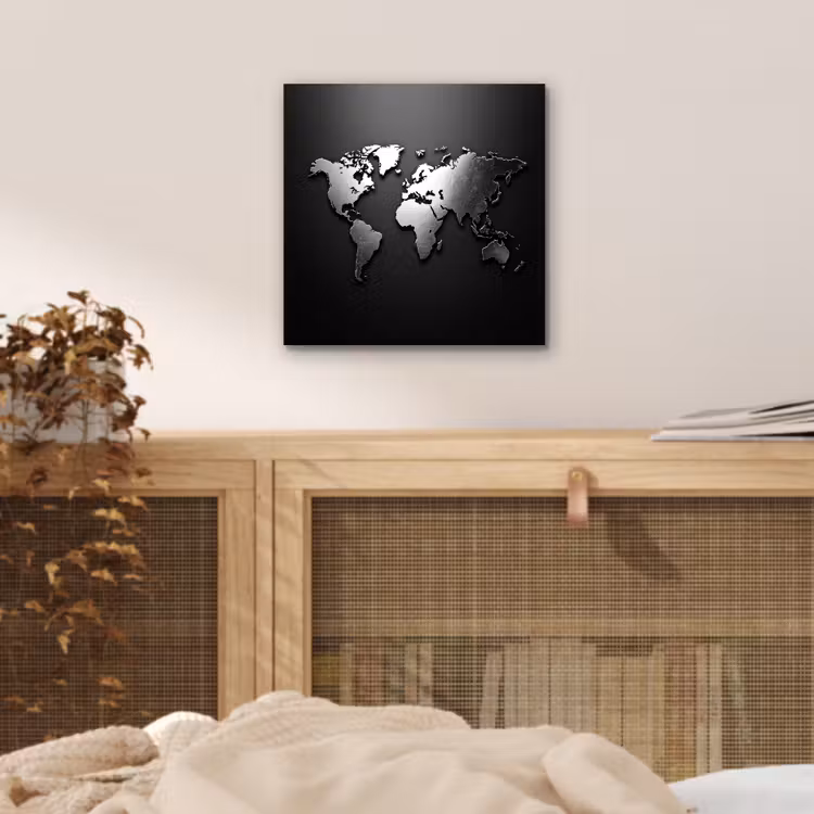 Wereldkaart - Chrome - Zilver - Zwart aluminium wit klein -sfeer3