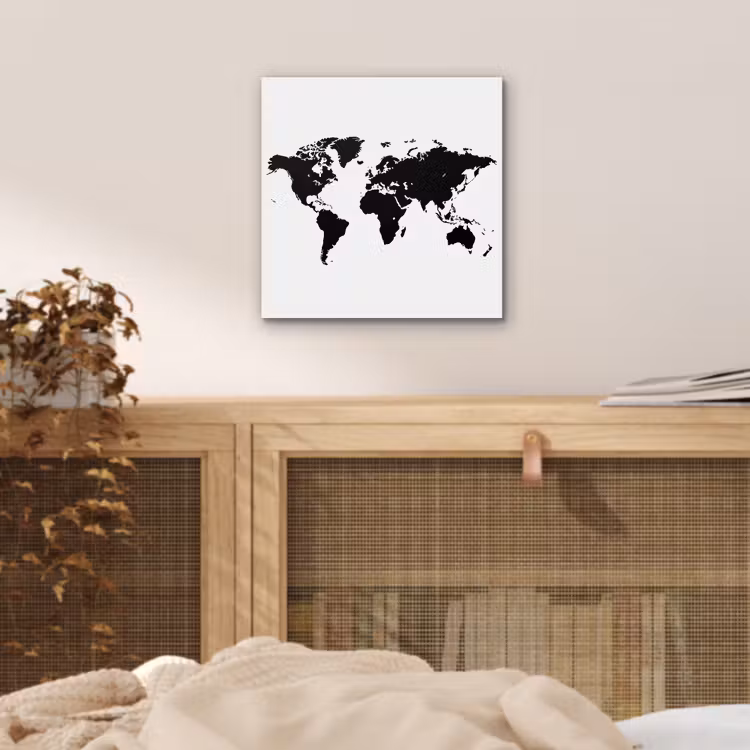 Wereldkaart - Contrast - Zwart - Wit aluminium wit klein -sfeer3