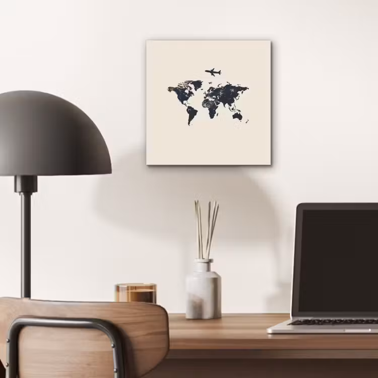 Wereldkaart - Minimalistisch - Grijs - Vliegtuig aluminium wit klein -sfeer5