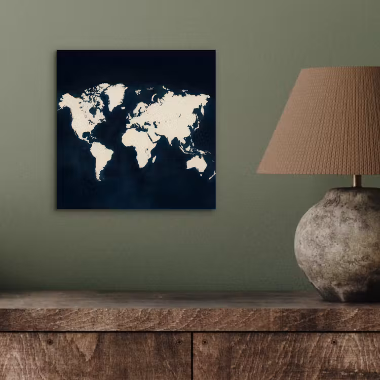 Wereldkaart - Minimalistisch - Contrast aluminium wit klein -sfeer2