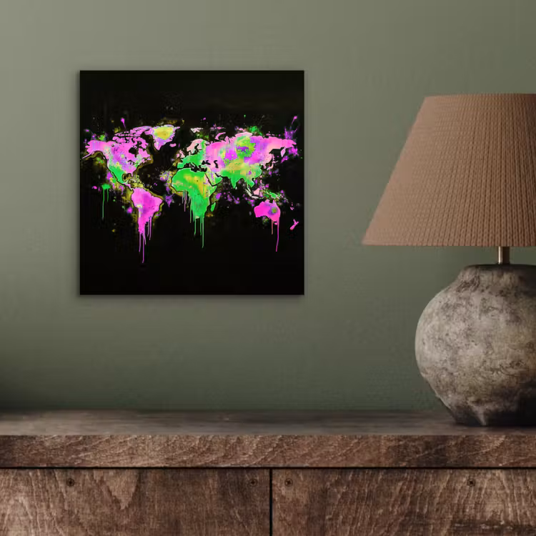 Wereldkaart - Neon - Groen - Roze aluminium wit klein -sfeer2