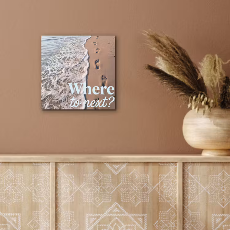 Where to next - Strand - Voetstappen aluminium wit klein -sfeer4