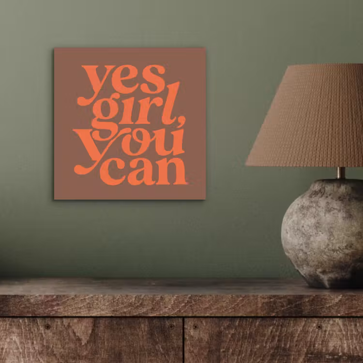 Yes girl you can - Oranje - Bruin aluminium wit klein -sfeer2