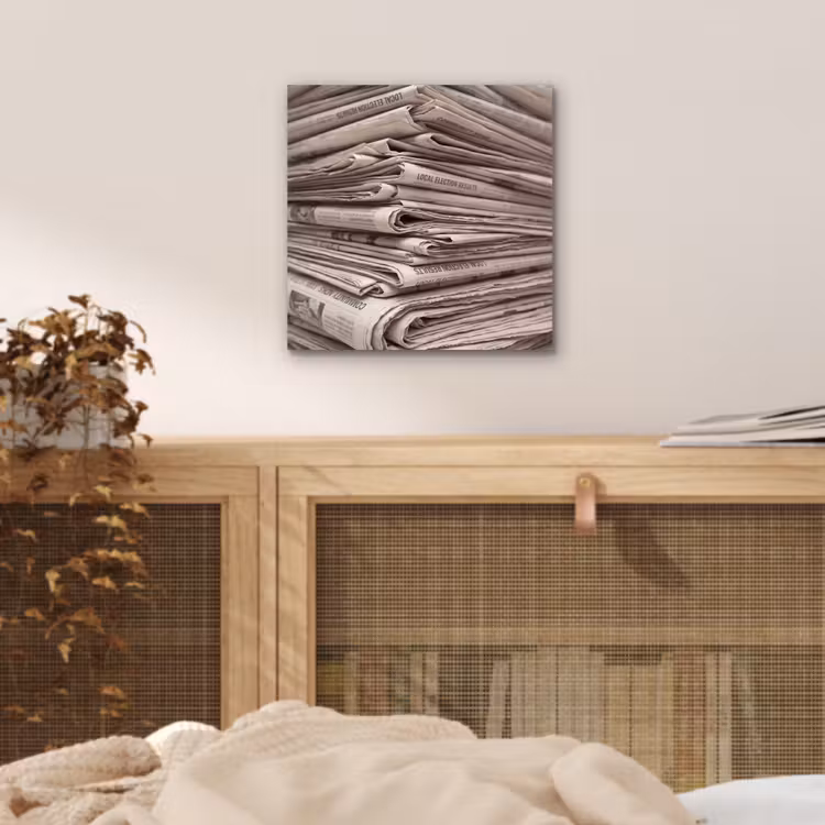 Kranten - Stapel - Nieuws - Vintage - Beige aluminium wit klein -sfeer3