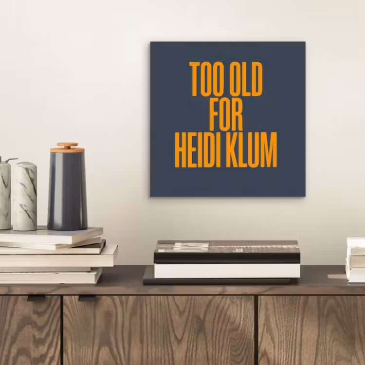 Too old for heidi klum - Geel - Blauw aluminium wit klein -sfeer1