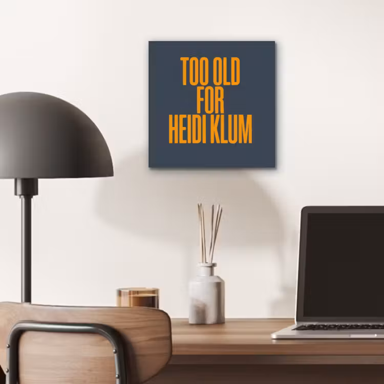 Too old for heidi klum - Geel - Blauw aluminium wit klein -sfeer5
