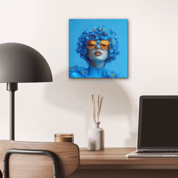 Vrouw - Bloem - Blauw - Modern - Bril - Portret aluminium wit klein -sfeer5