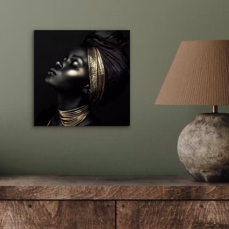 Vrouw - Zwart - Goud - Sieraden aluminium wit klein -sfeer2