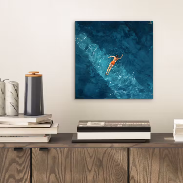 Vrouw - Water - Bikini - Oranje aluminium wit klein -sfeer1